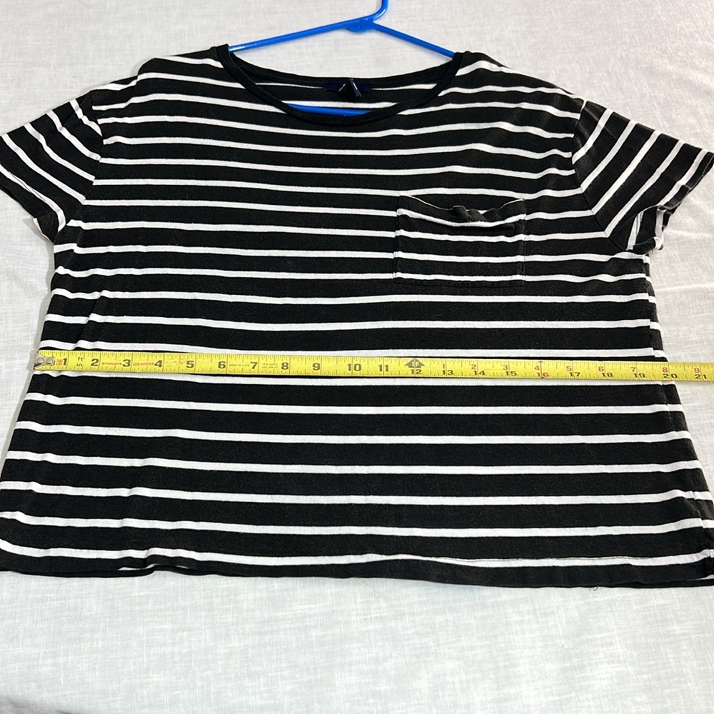 🌞 Gap black & white short sleeve breast pocket oval neck tee M - Picture 10 of 16